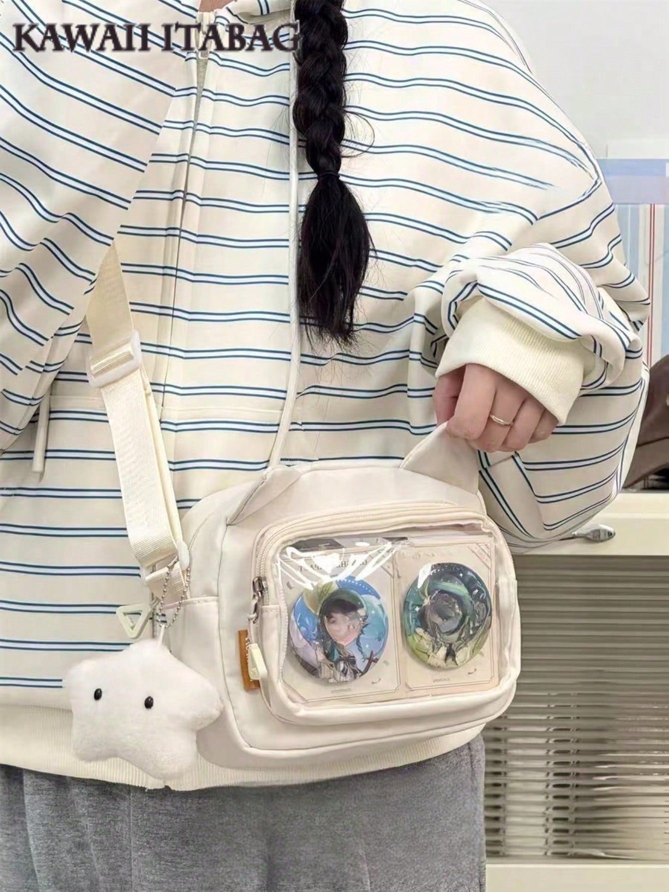かわいい和風バッグ、女性用プレッピーキュートロリータクリアバッグ、耳付き透明イタバッグ、女性用スモールクロスボディバッグ、スリングバッグ、財布やハンドバッグ、ナイロンPVCポータブル、バッジディスプレイプレートバッグ、女の子へのギフトに最適、2025年新作ファッションバッグ