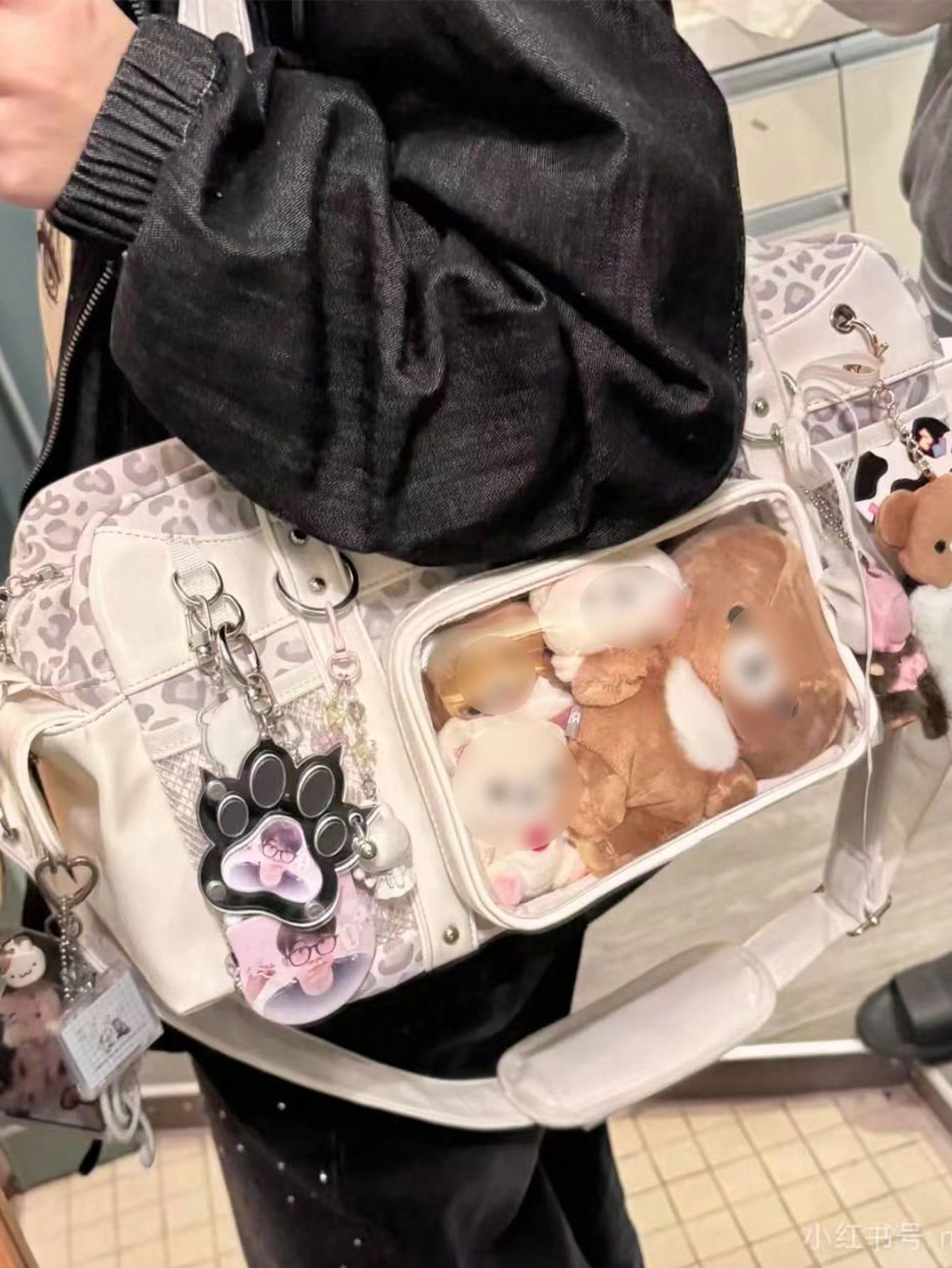 Kawaii Boston Ita Bag with Clear Display Window | Y2K Duffle Ita Shoulder Bag for Plushies & K-Pop Merch