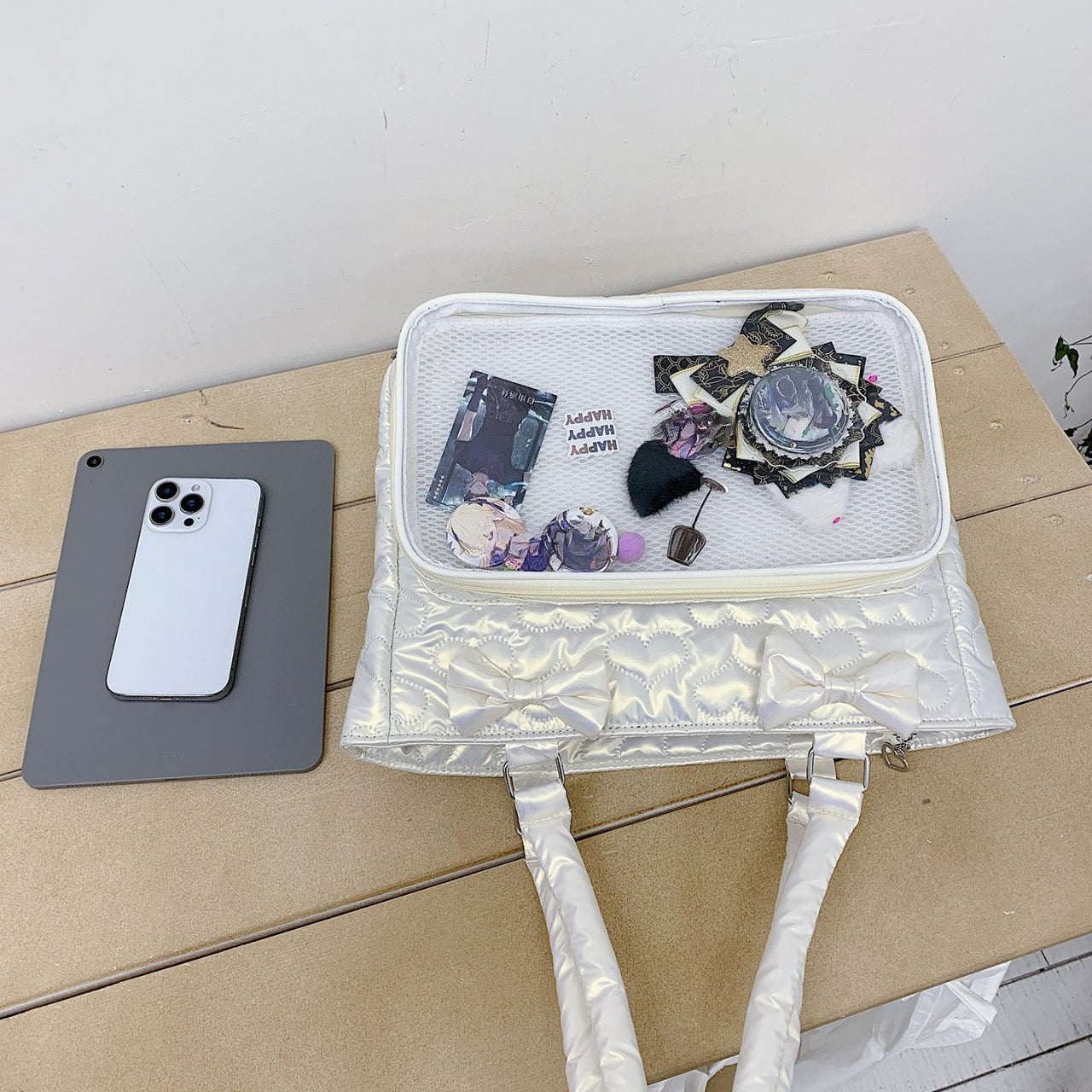 White ita tote bag interior showing main compartment