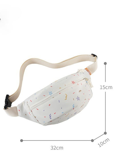 White chest bag with size dimensions 32x15x10cm labelled