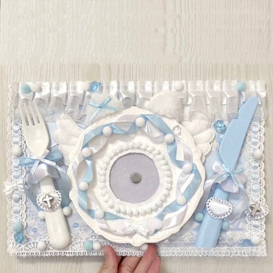 Blue and white kawaii placemat display with magnetic plate centre and lace border